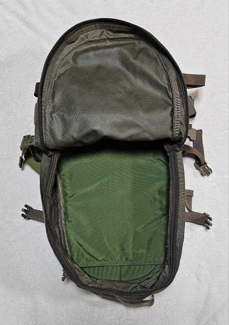 FLYYE MOLLE AIII Backpack RG 容量拡張サブバッグ付き