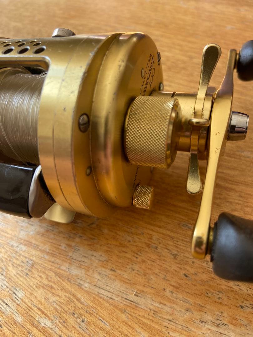 SHIMANO カルカッタコンクエスト100ベイトリール