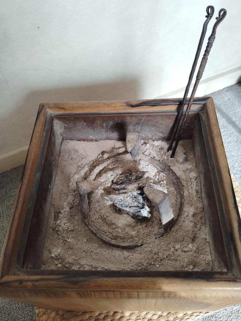 かわいい箱火鉢　手焙り　今日から火鉢のある生活♪