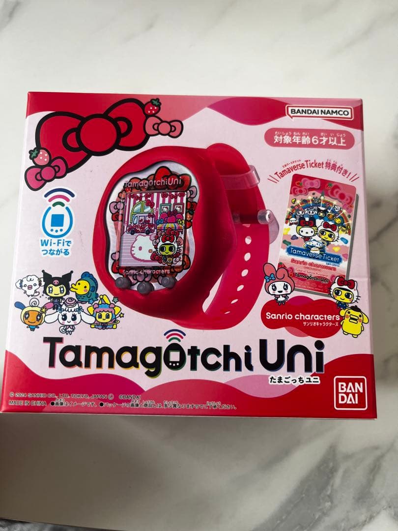 たまごっちuniサンリオキャラクター ケース付き