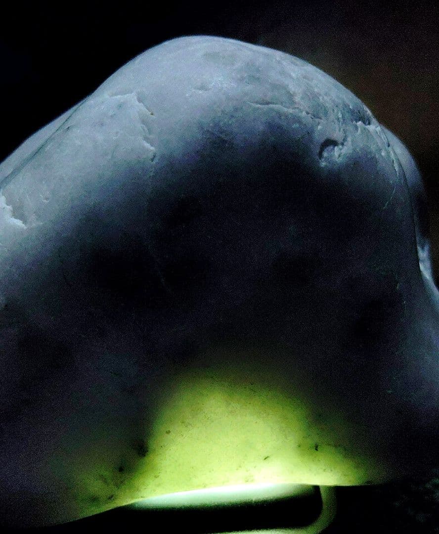 ★翡翠原石★糸魚川硬玉【小滝・転石・バレル621ｇ】