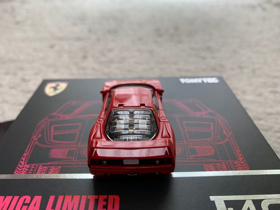 トミカリミテッドヴィンテージネオ　F40