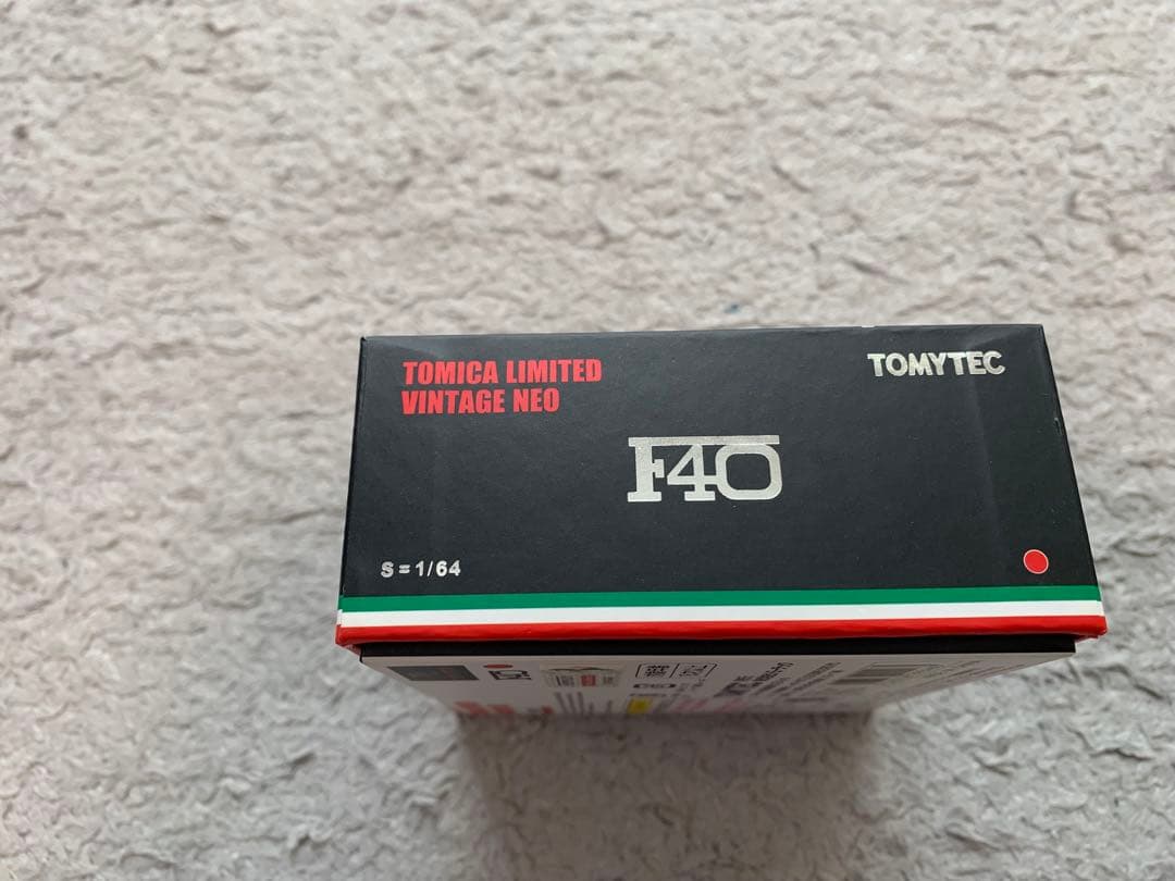 トミカリミテッドヴィンテージネオ　F40