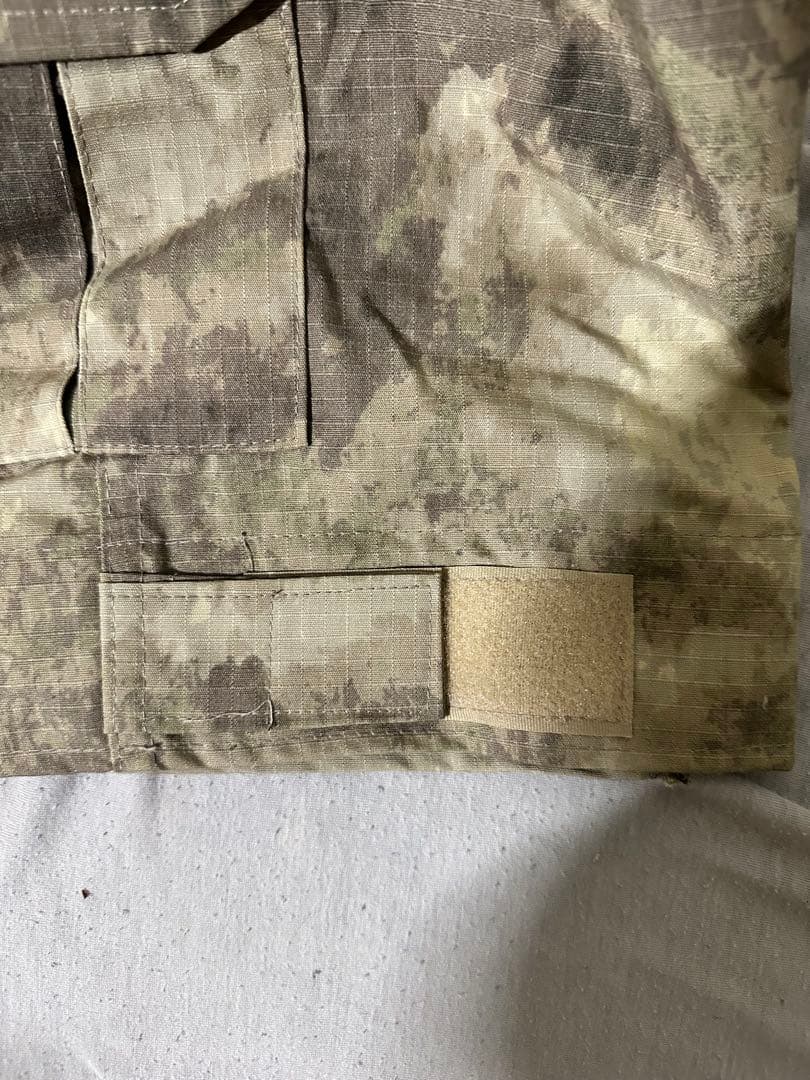 迷彩服全身セット　サバゲー、コスプレ用