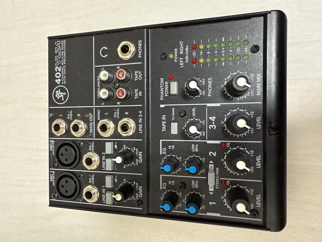 Mackie 402VLZ4 アナログミキサー 本体