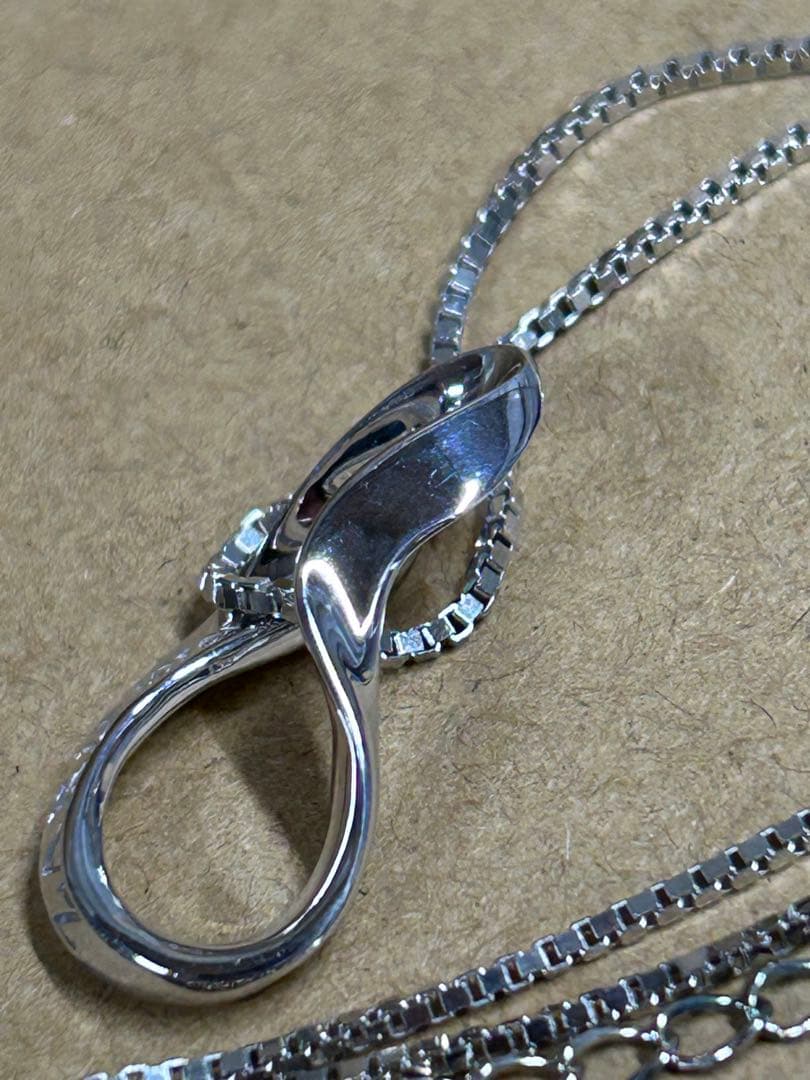 ZARD ペンダントネックレス シルバー