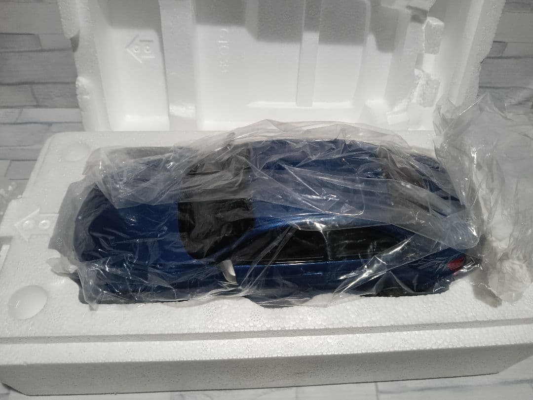 1/18  2シリーズ　クーペ　M235i F22　ミニカー　ブルー