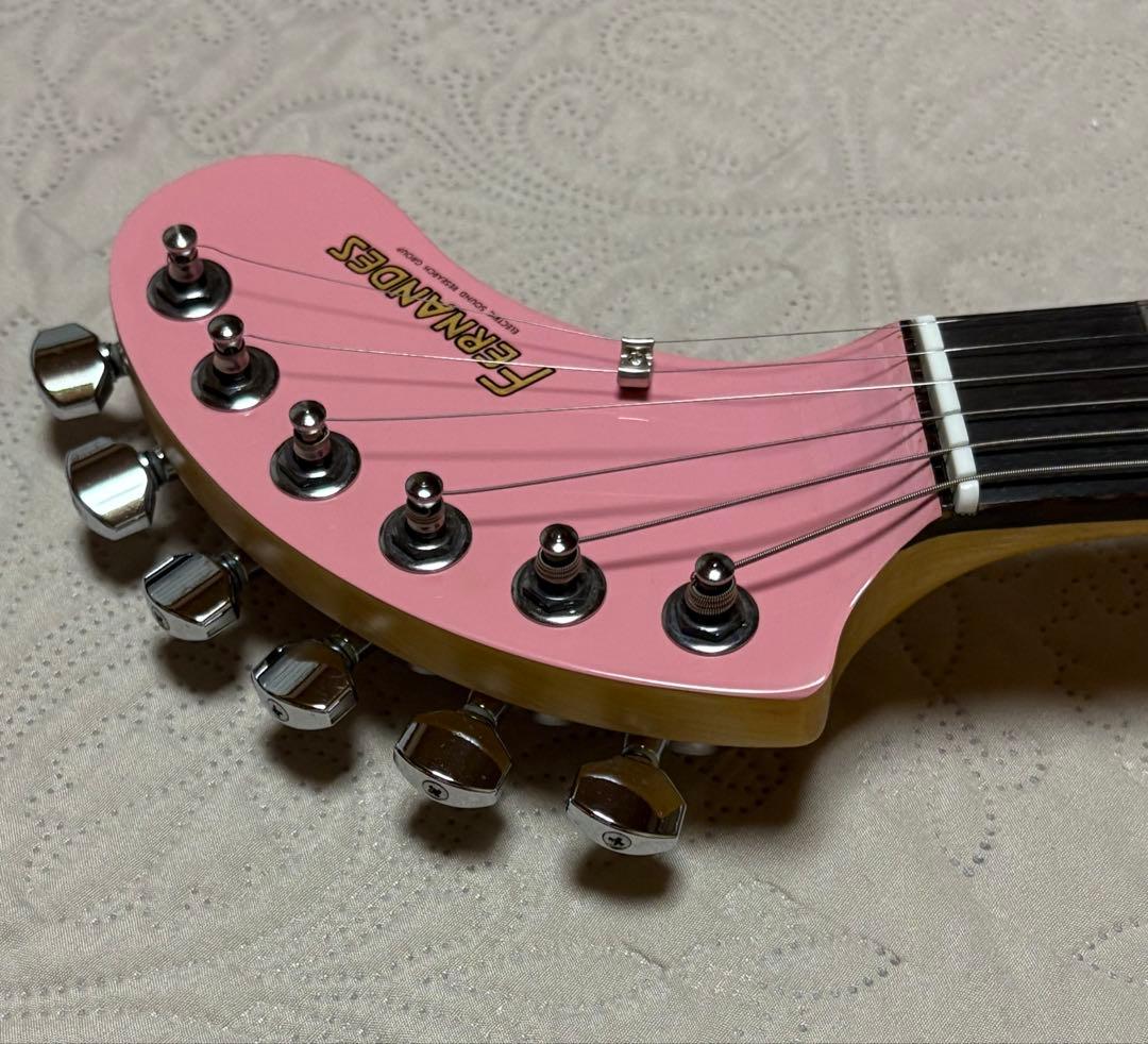 超美品 フェルナンデス ZO-3 エレキギター ピンク ソフトケース付き