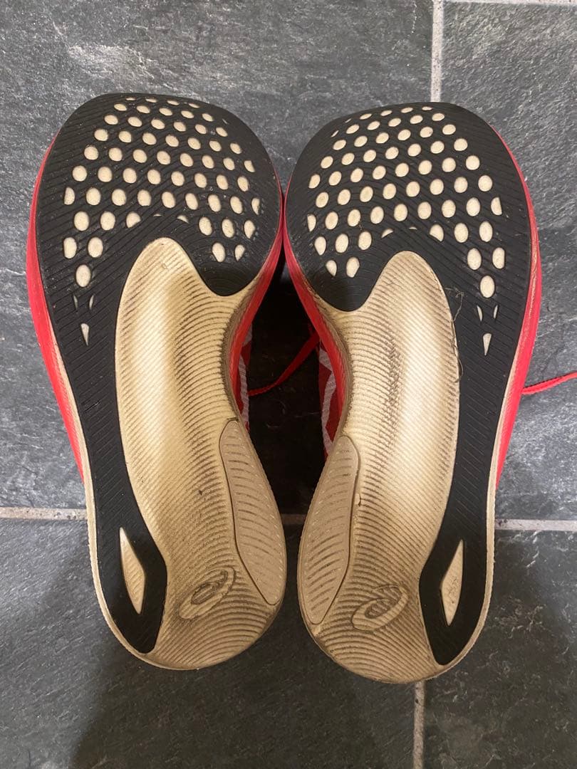 アシックス　メタスピードエッジ