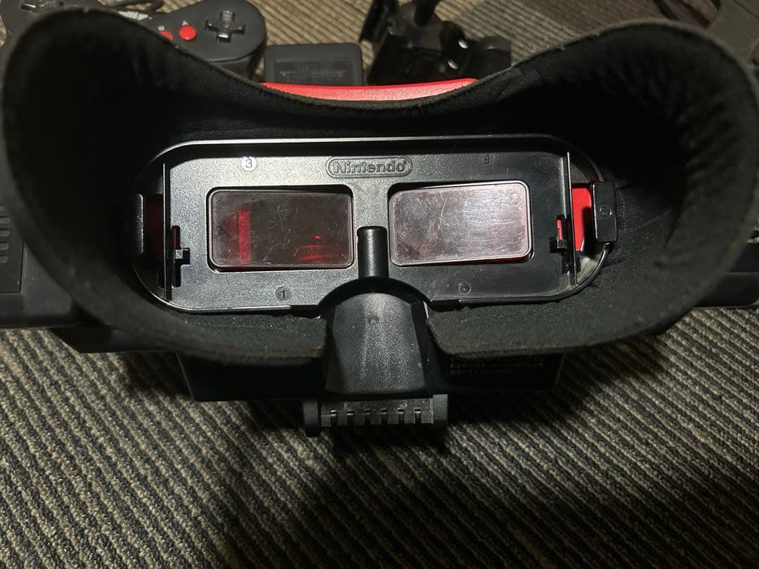 バーチャルボーイ　本体+コントローラー・ゲーム4本