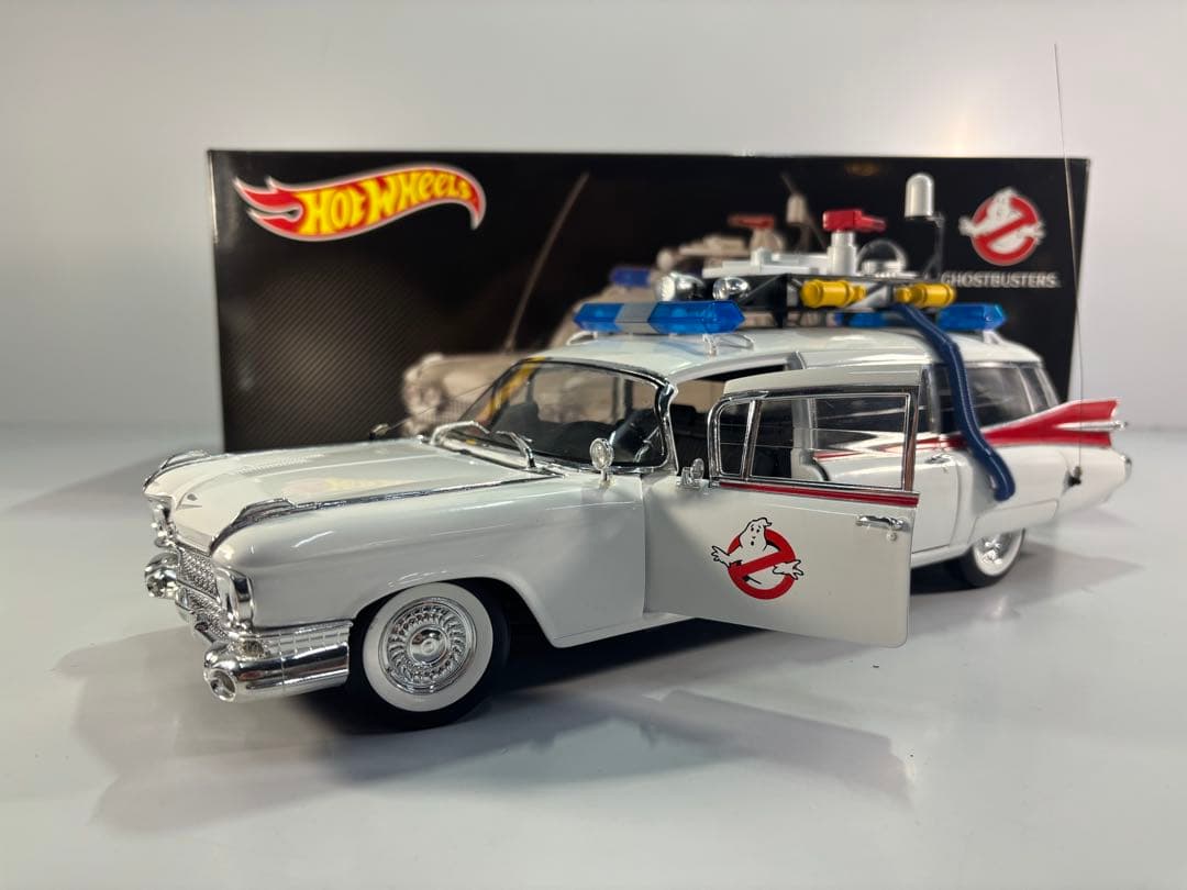 Hot Wheels Ecto-1 ゴーストバスターズ ミニカー 1/18