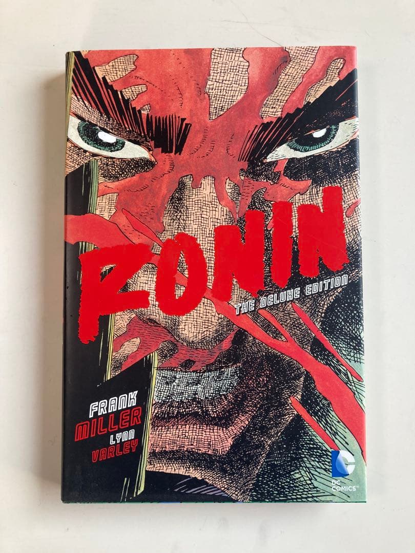 RONIN: The Deluxe Edition 英語です。　ハードカバー