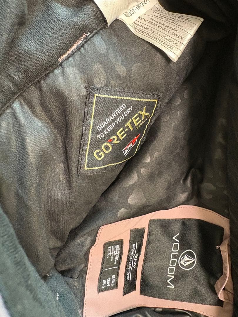 美品　volcom ゴアテックス　スノーボードウエアパンツボトム