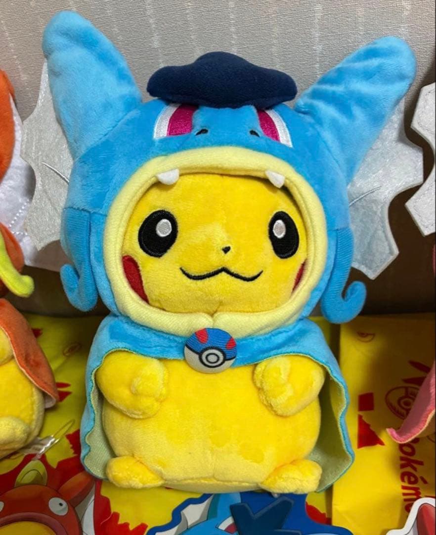【タグ付】 ポケセン ピカチュウ ポンチョ ぬいぐるみ ギャラドス コイキング