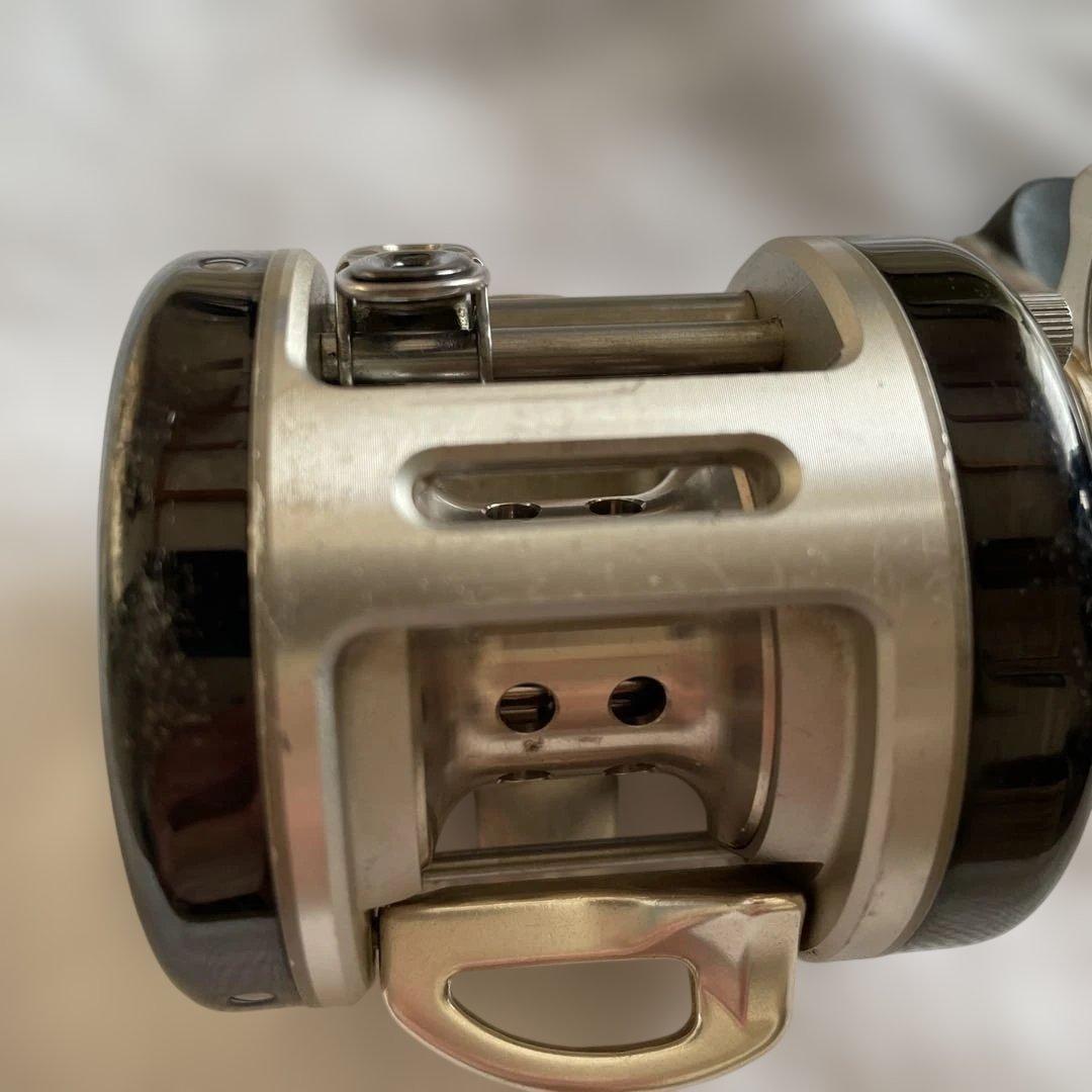 リール RYOBI VARIUS F300