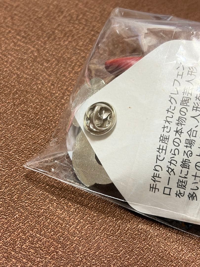 EXPO2025 大阪関西　万博 ドイツ ピンバッジ付き　陶芸人形