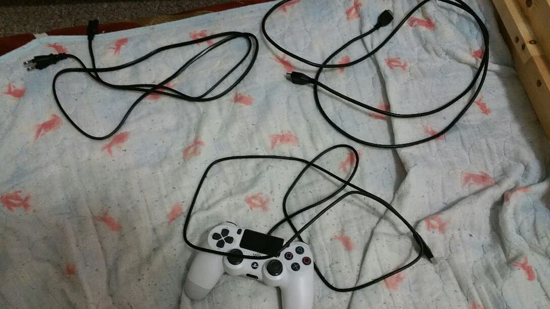 PS4＋ゲーム3点セット