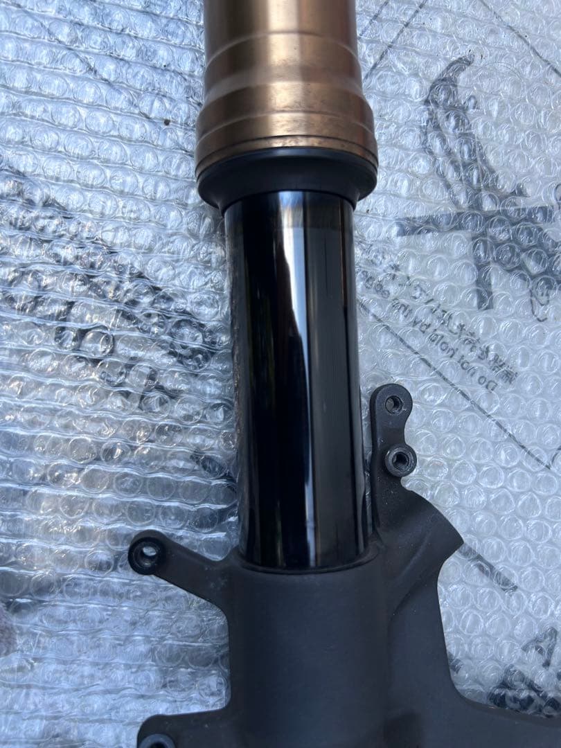 スズキ　GSX1300R ハヤブサ　フロントフォーク