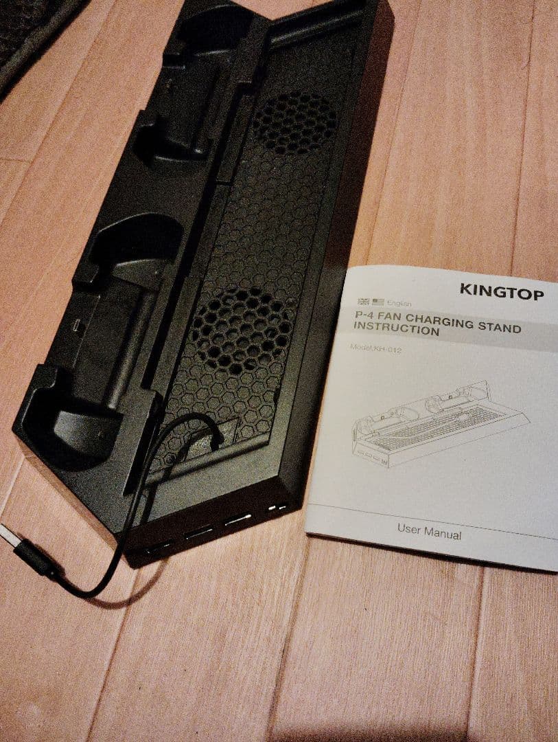 PS4 Pro 本体　CUH-7000BB01