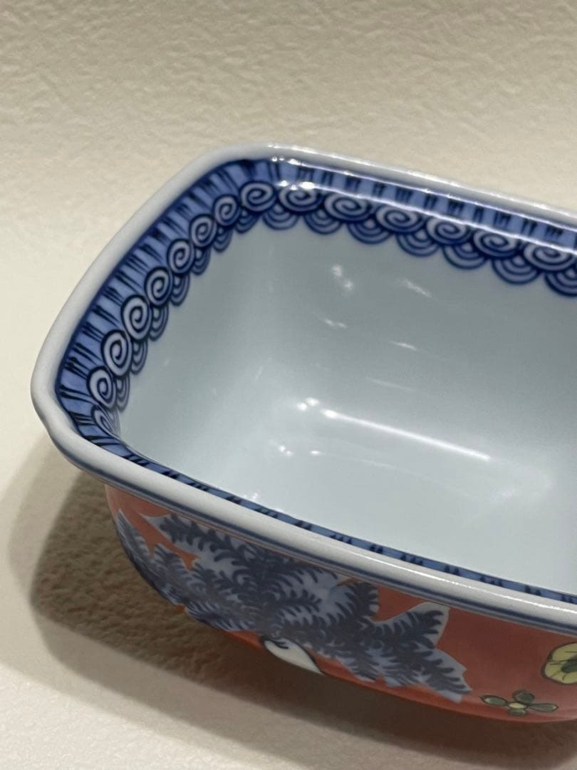 ⬇️有田焼　源右衛門　源右衛門窯　古伊万里　風山水見込舟形　赤農根菜図の小鉢