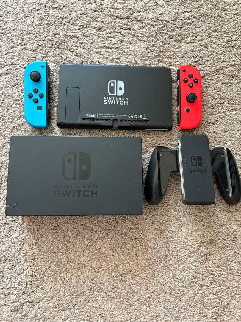 Nintendo Switch 本体 青 赤 Joy-Con