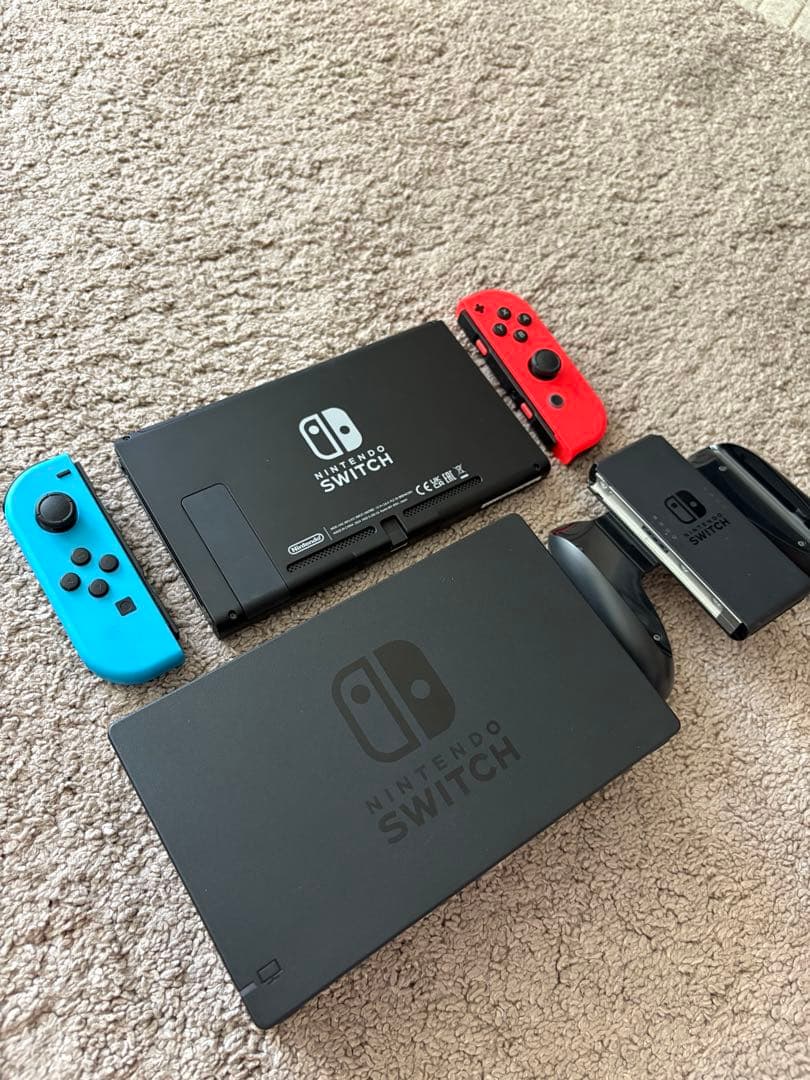 Nintendo Switch 本体 青 赤 Joy-Con