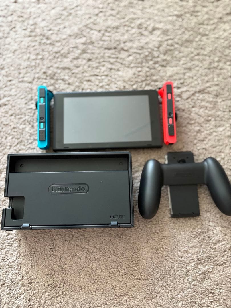 Nintendo Switch 本体 青 赤 Joy-Con