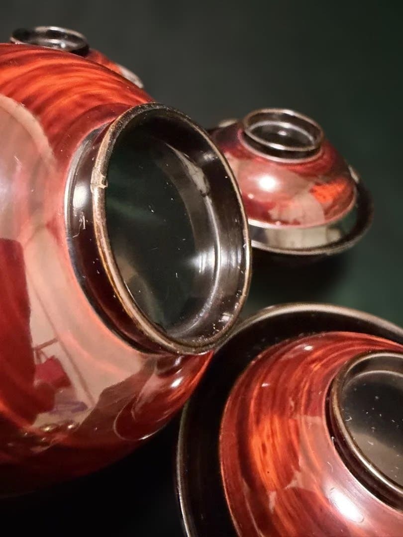 時代朱漆に優美な蝶ボタン蒔絵の映えるお椀4点輪島塗蒔絵椀煮物椀