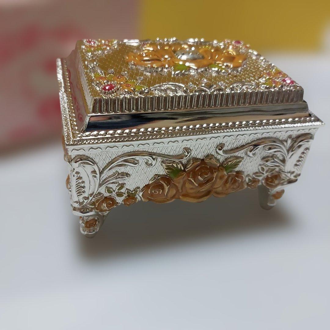 【値下げ】ハローキティ ジュエリーケース 非売品 花柄