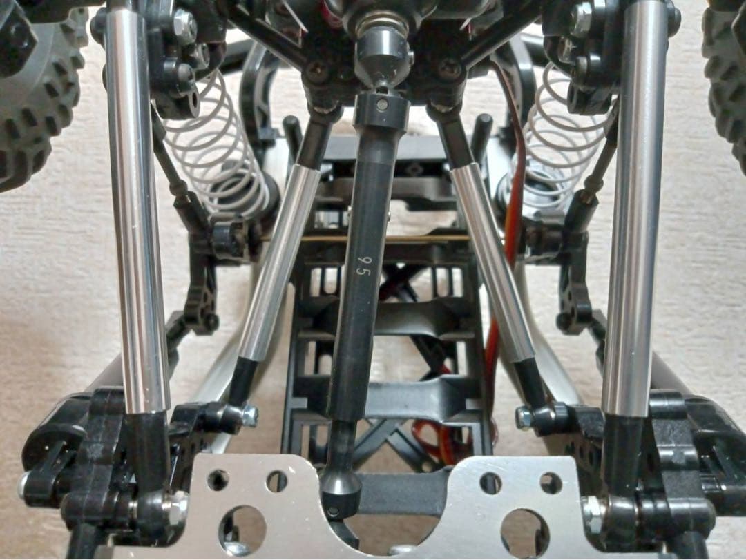 タミヤCR-01フォードブロンコ1973ボディ付き