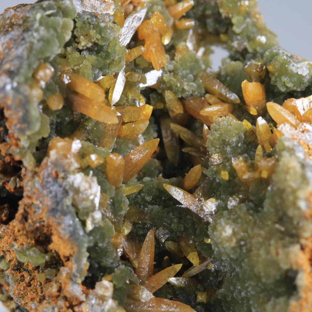 ウルフェナイト ミメタイト 共生標本 メキシコ産 / 原石 天然石 鉱物標本