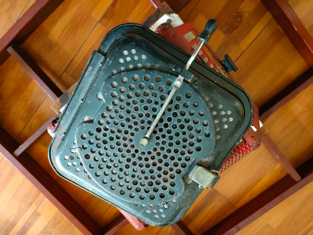 昭和レトロな豆炭こたつ(燃焼器付き)　縦80cm 横80cm 高さ37cm