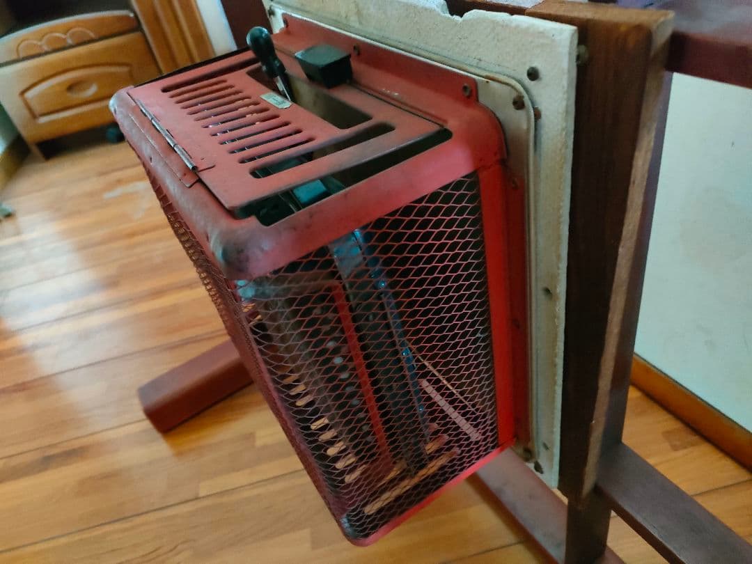 昭和レトロな豆炭こたつ(燃焼器付き)　縦80cm 横80cm 高さ37cm