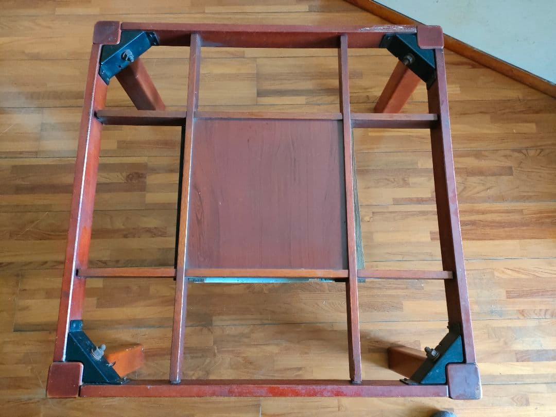 昭和レトロな豆炭こたつ(燃焼器付き)　縦80cm 横80cm 高さ37cm