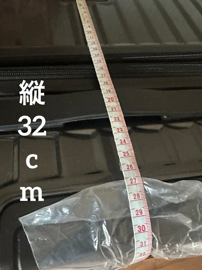 大きめ黒スーツケース　キャリーケース