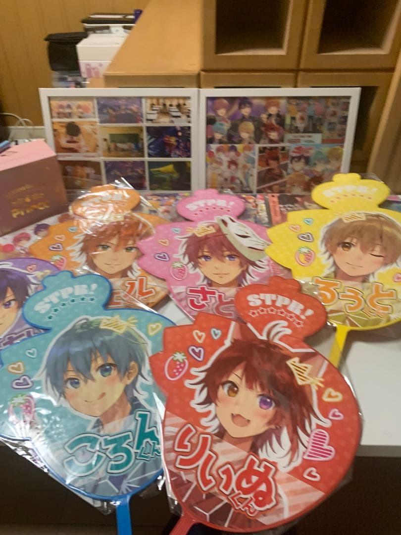 すとぷり大量❣️ぬい、バッジ・トランプ、カード、バスタオル等200点以上