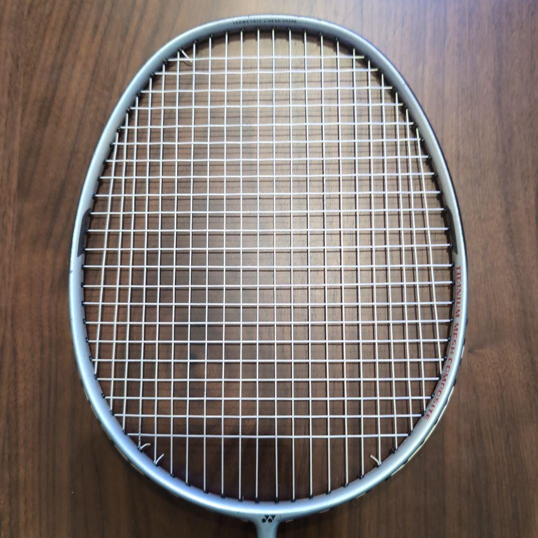 ヨネックス マッスルパワー90 　チタニウムメッシュ　Ti4　バドミントン