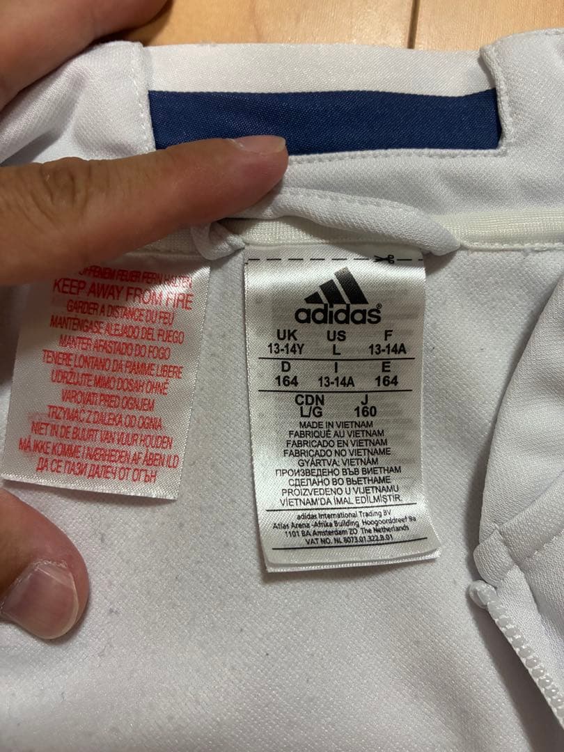 レアル・マドリード　ジャージ上　adidas レディース160〜Sサイズ