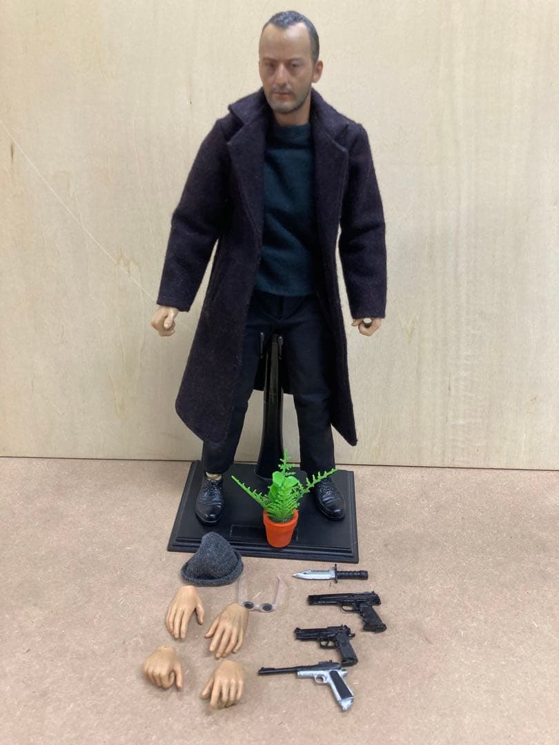 LEON レオン　ジャンレノ　フィギュア