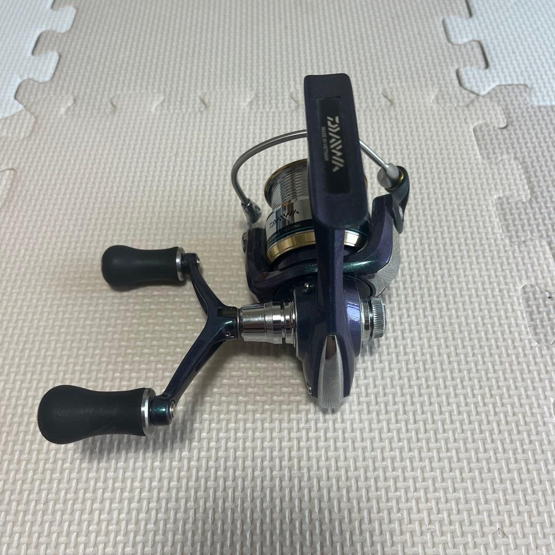 ダイワ　エメラルダス INF 2506 Wハンドル　②