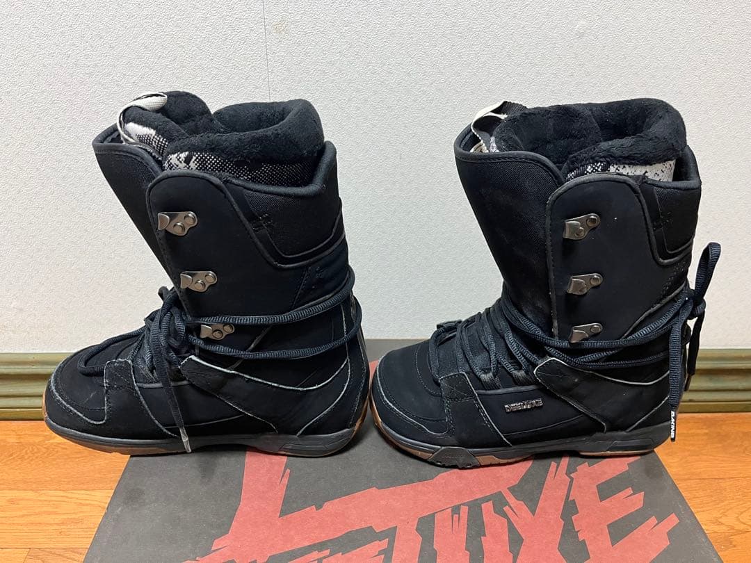 ディーラックス インデペンデント 24.5 ブラック スノーボードブーツ 紐 黒