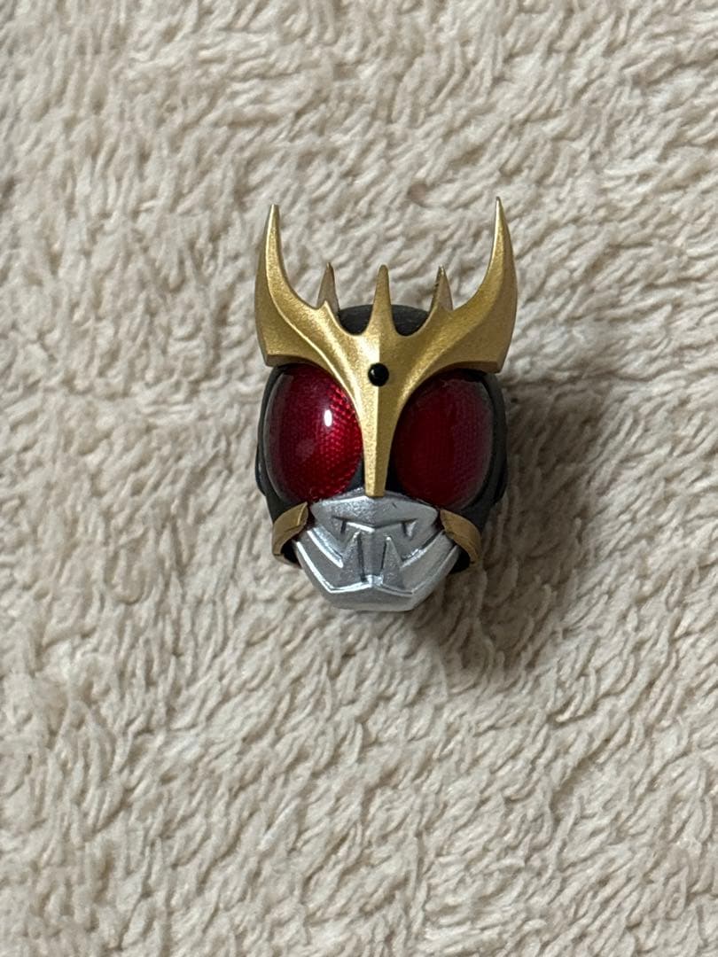 仮面ライダークウガ アルティメットフォーム　真骨彫　(赤い目の頭部に欠け有り)