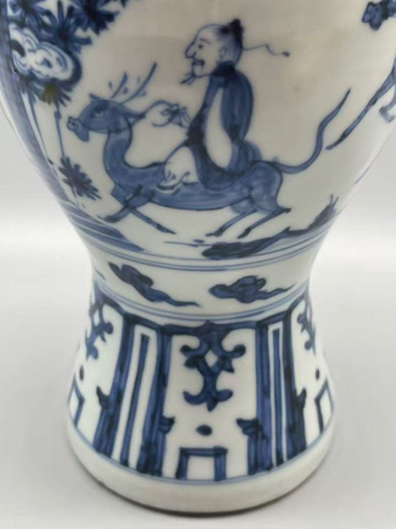 古代中国明朝時代　青花染め付き花瓶