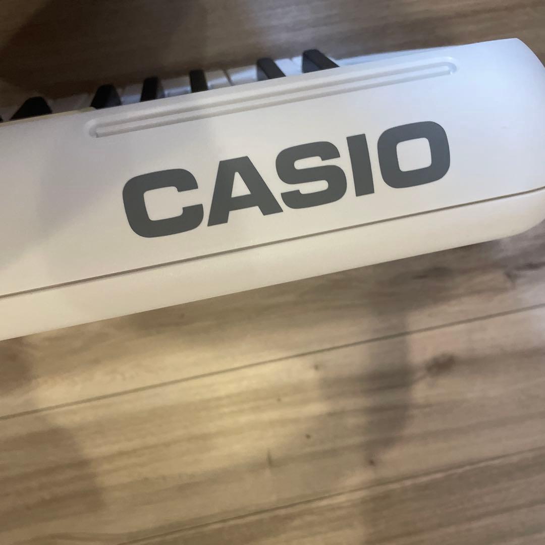 美品CASIO LK-325 ホワイトキーボード 61キー