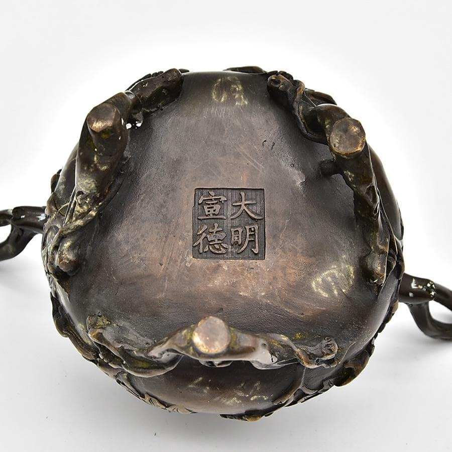 珍品 中国古玩 時代 大明宣徳 古銅三足香炉 猿 盛上葡萄 香櫨 1486g