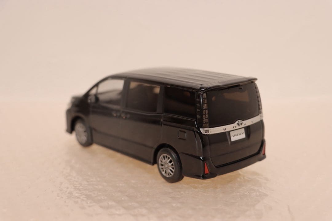 ヴォクシー VOXY 80系前期　カラーサンプルミニカー　非売品　ブラック