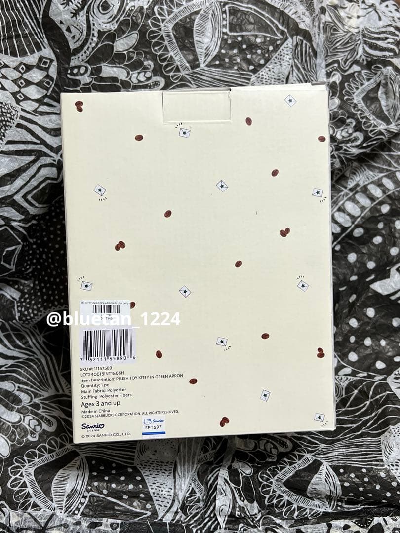 スターバックス　ハローキティ　コラボ　ぬいぐるみ　50周年 海外限定