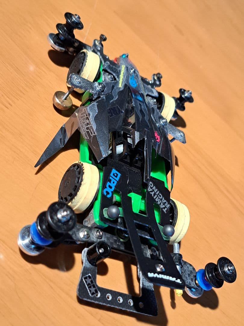 ミニ四駆　MSフレキ　フルカスタム　蛍光シャーシ　,レース仕様　ファイヤー塗装