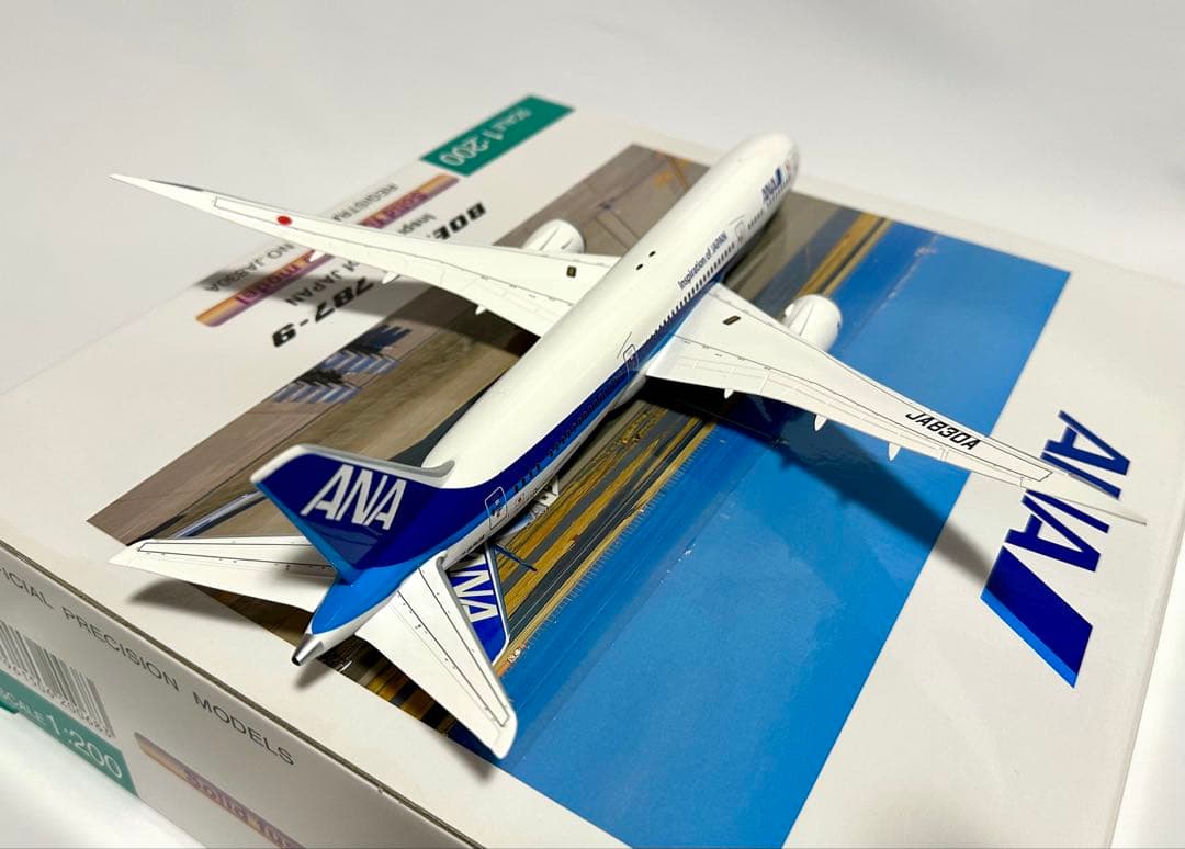 全日空商事 1/200 ANA 787-9 NH20068