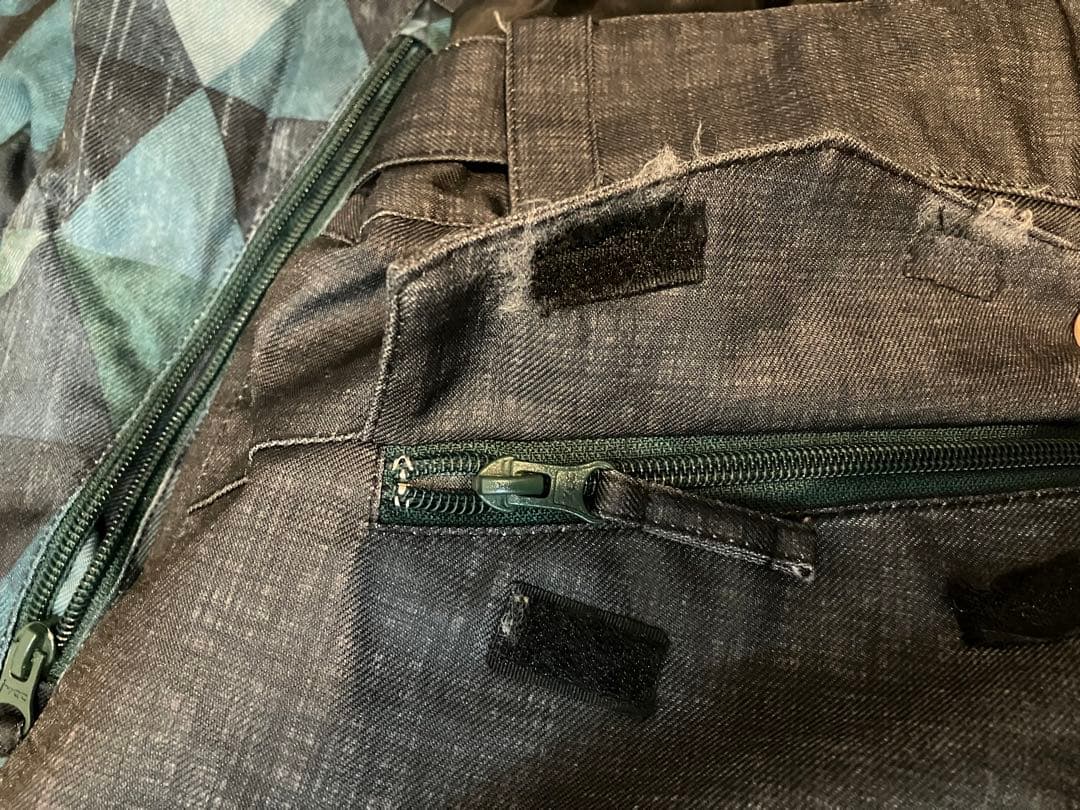 activersion スノーボードウェア L、手袋、ネックウォーマーまとめ売り